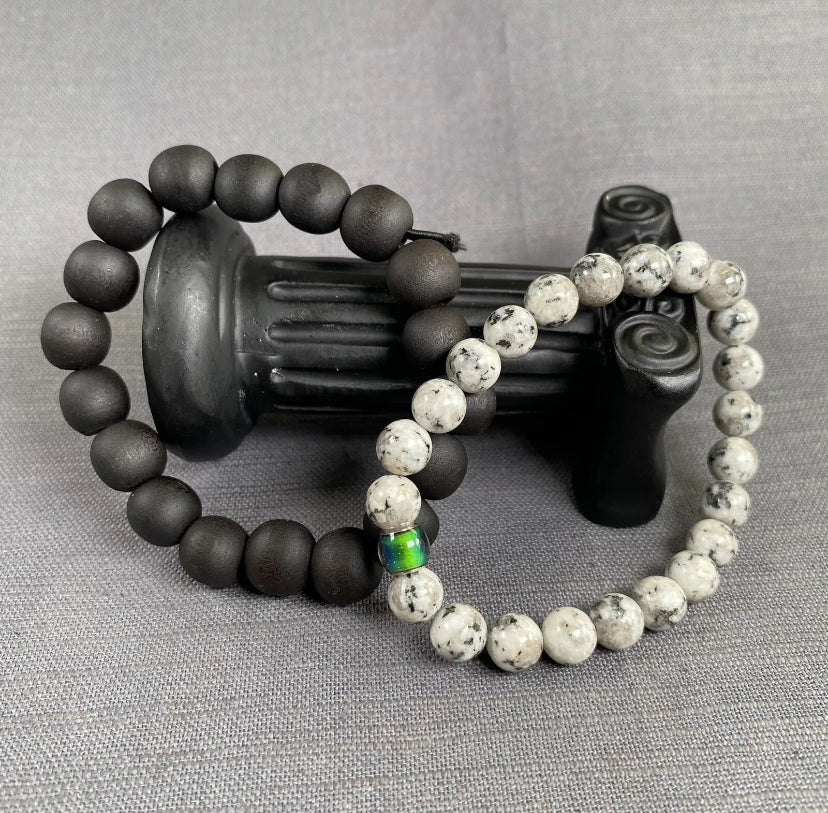 Blk/Wht Natural Stone Mood Color Changing Charm & Black Wood Bracelet Unisex 2PC
